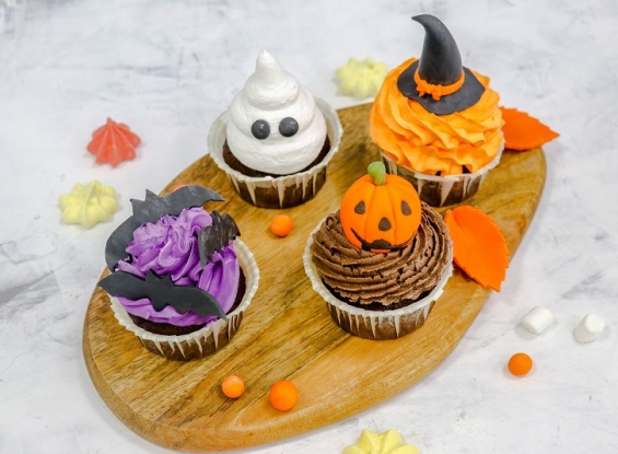   Halloween    . HALLOWEEN -    "9 "