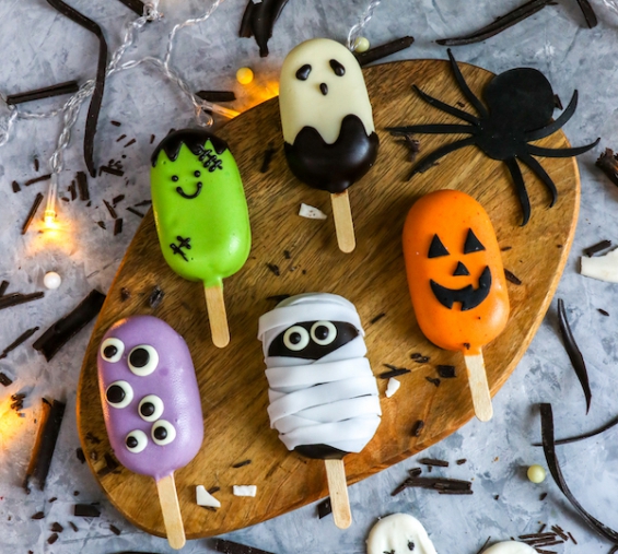   ""    . HALLOWEEN -    "9 "